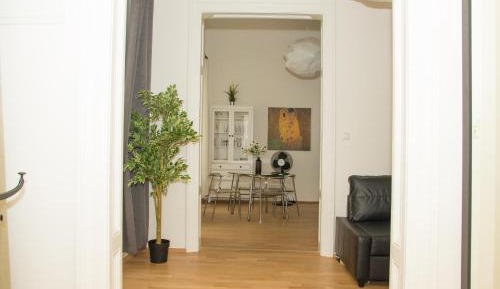 One-Bedroom Apartment (4 Adults) TOP21