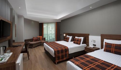 Double Room with Balcony and Sea View