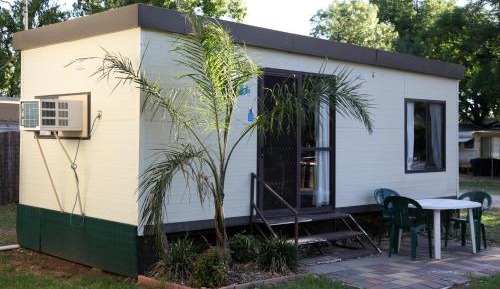 Budget Cabin (no ensuite)
