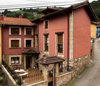 One-Bedroom Apartment (2 Adults + 2 Children)