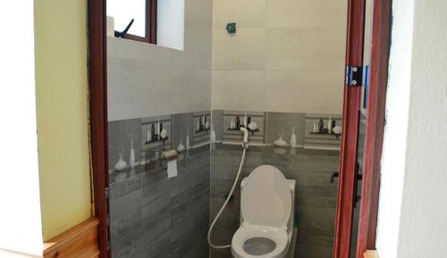 Twin Room with Shared Toilet