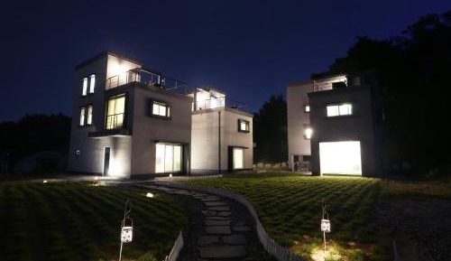 Superior One-Bedroom House - Pet-Friendly