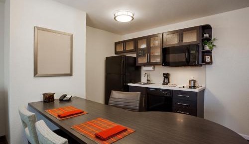 Queen Studio Suite - Hearing Accessible/Disability Access