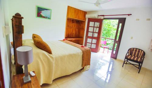 Standard Queen Room