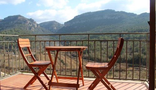 Apartment with Mountain View