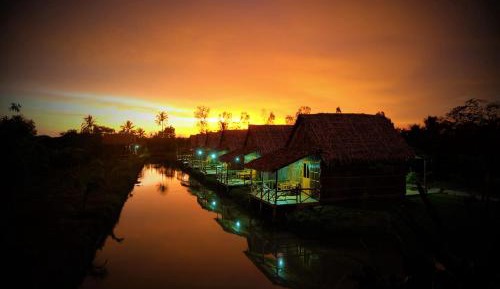 Bungalow with Double Bed - Lake View