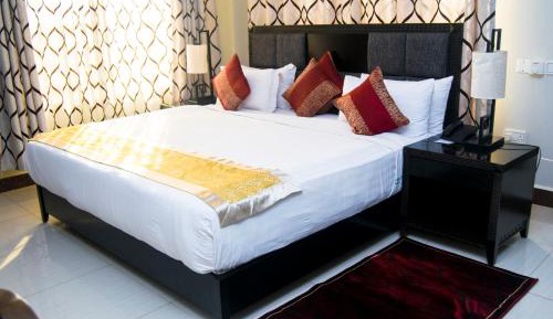 Deluxe Queen Room