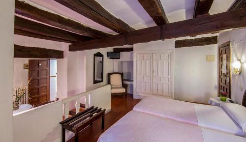 Twin Room with Mountain View