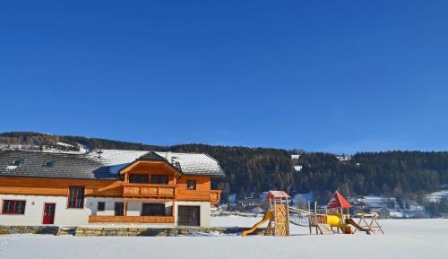 Apartment with Mountain View