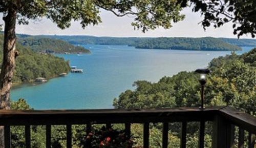 Suite with Lake View