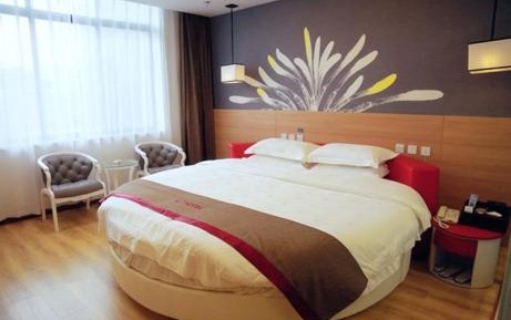 Flavor Room with Round Bed
