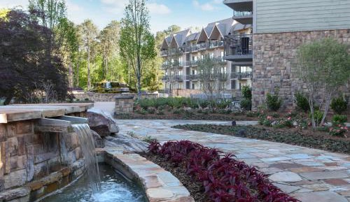 Lodge and Spa Woodland View 2 Queens