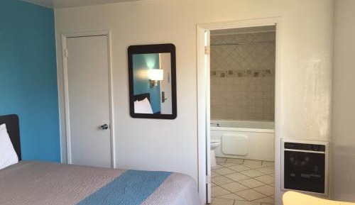 King Room with Spa Bath - Non-Smoking