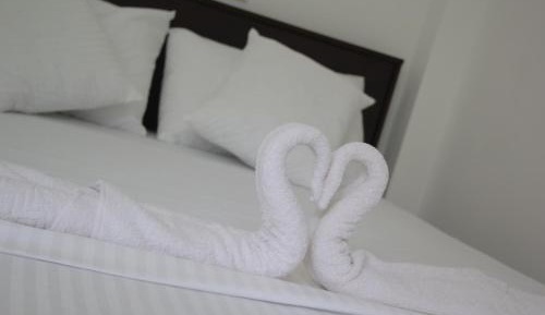 Deluxe Double Room (2 Adults + 1 Child)