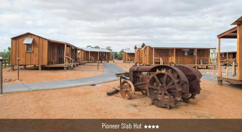Luxury Pioneer Slab Hut