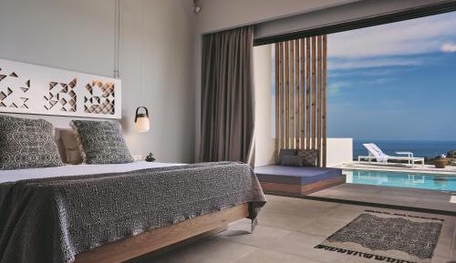 Deluxe Suite with Sea View  and Private Pool