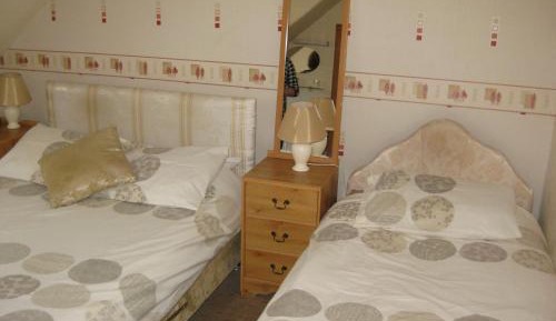 Twin Room with Shared Bathroom