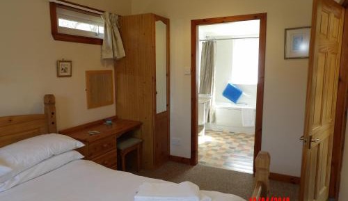 One-Bedroom Cabin