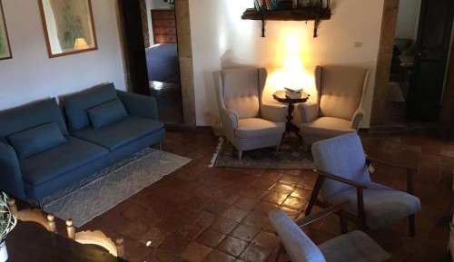 Two-Bedroom Apartment with Private External Bathroom