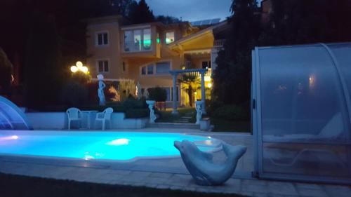 Apartment with Pool View 