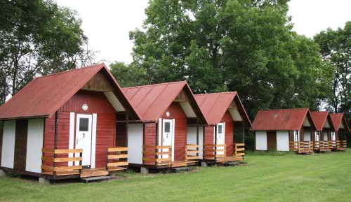 Summer Cottage with Shared Bathroom (2 adults)