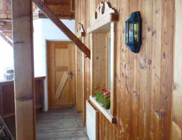 Apartment with Mountain View (2-4 Adults)