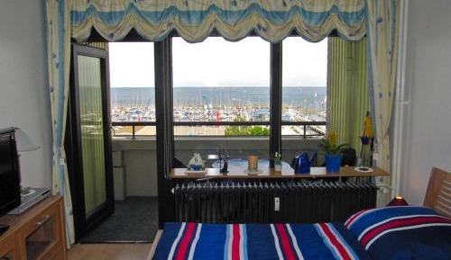 Appartement 611, Dusche, WC, Wohn-/Schlafraum