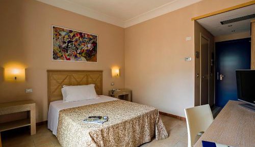 Classic Single Room