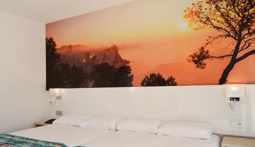 Standard Quadruple Room (4 Adults)