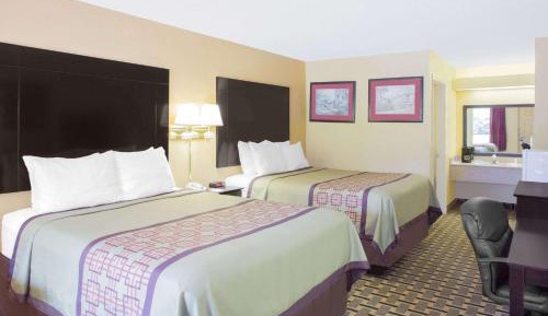 Queen Room with Two Queen Beds - Non-Smoking