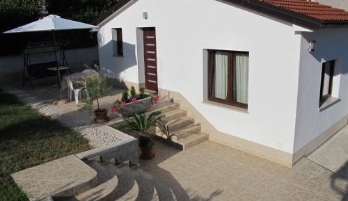 Apartment with Garden View