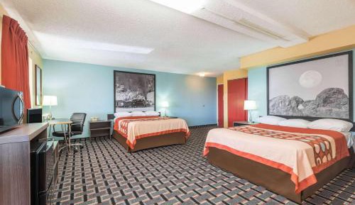Deluxe Queen Room with Two Queen Beds - Non-Smoking