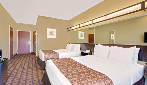 Queen Room with Two Queen Beds - Non-Smoking
