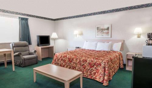 Deluxe King Suite