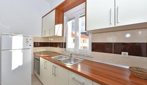 One-Bedroom Apartment with Balcony