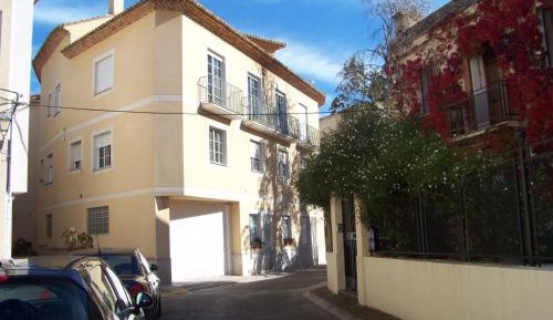 Two-Bedroom Apartment (4 Adults)