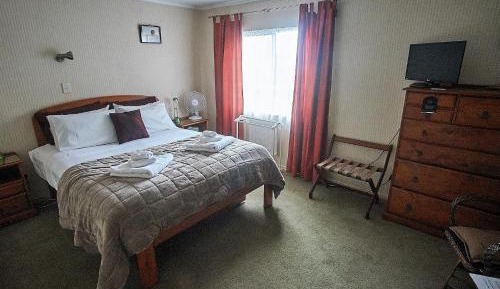 Queen Room with Shared Bathroom
