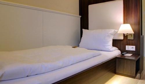 Studio (1 Adult)