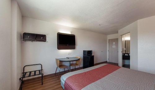 King Room - Non-Smoking