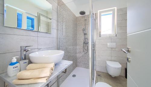 Comfort One-Bedroom Apartment with Balcony