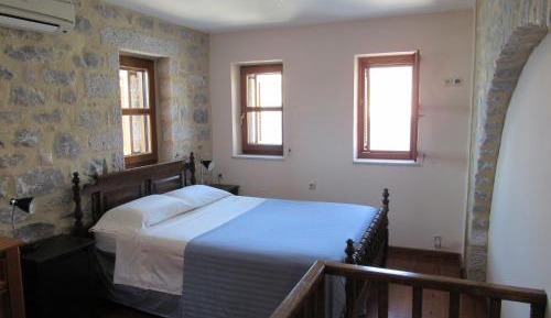 Room 4 - Deluxe Apartment- Split Level with Sea View