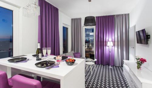 Deluxe Apartment with City View