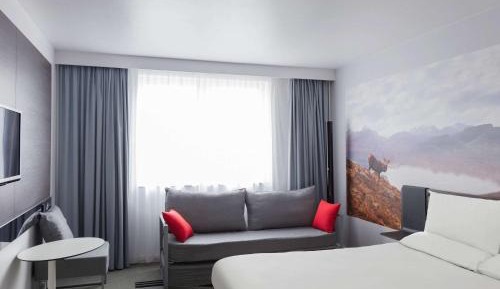 Standard Queen Room with Sofa