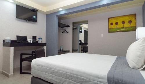 Double Room with One Queen Bed