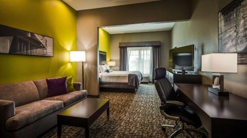King Suite with Sofa Bed