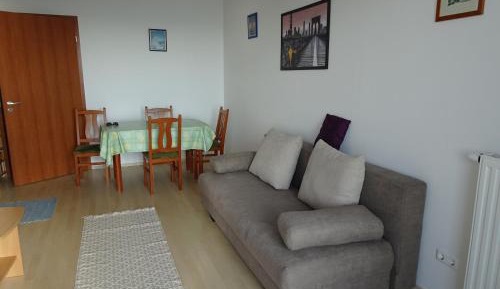 Apartment with Lake View
