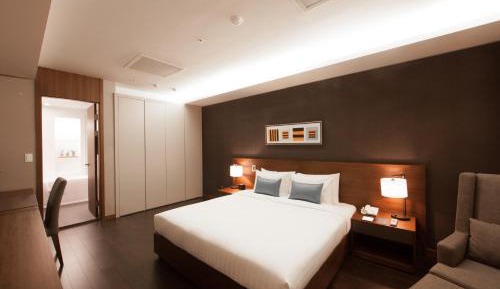Super Deluxe One Bedroom Apartment