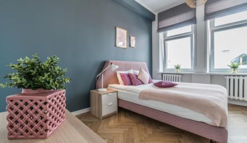 Deluxe Two-Bedroom Apartment