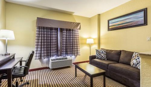 Queen Suite with Two Queen Beds - Non Smoking