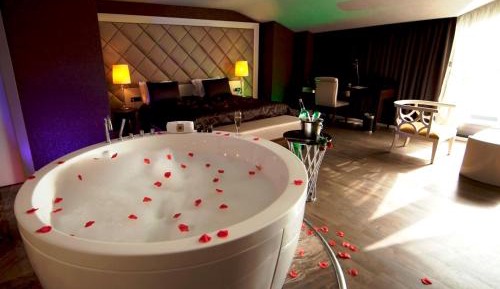 King Suite with Spa Bath
